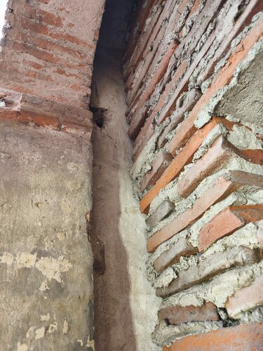 gonds à extraire, partie gauche