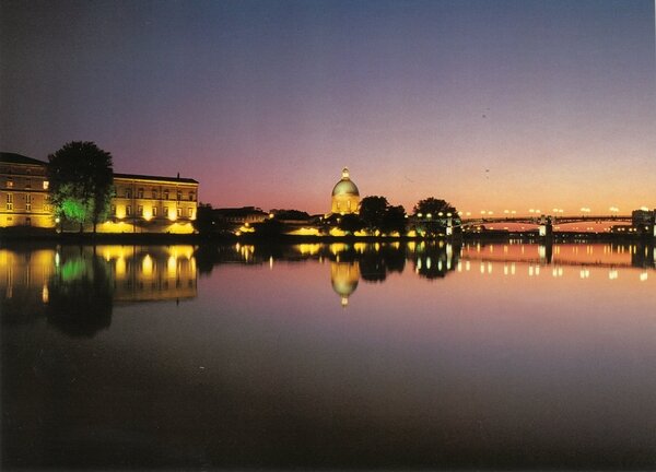 24 - Les hôpitaux et la Garonne, de nuit